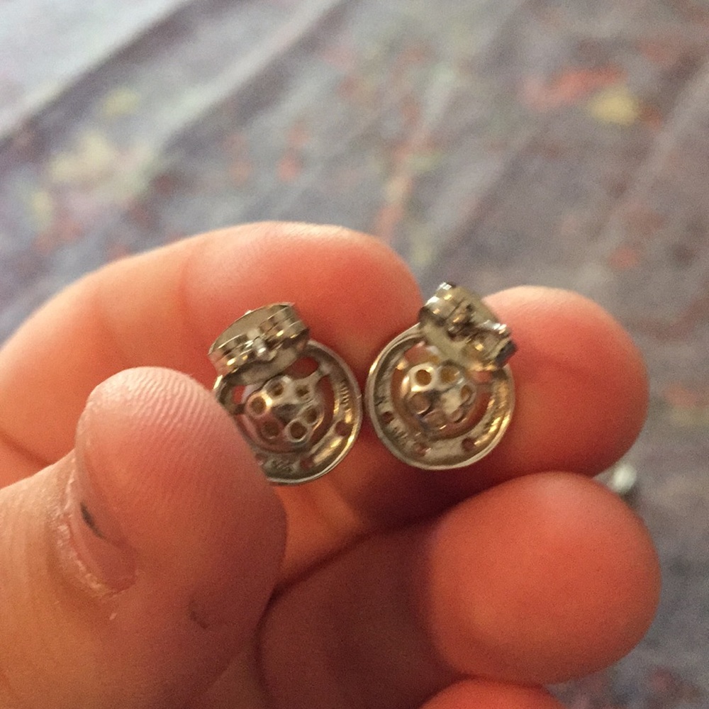 Earring - Picture 3 of 6